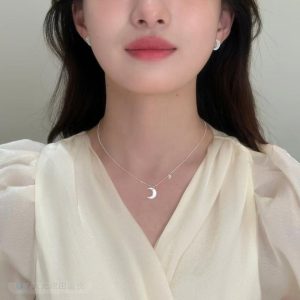 [925 Perak]Kalung Peluh Musim Panas & Loket Bulan Sabit Tahan Kotoran Kalung Cantik Hypoallergenic untuk Wanita Barang kemas yang bergaya dan serba boleh