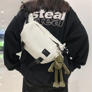 {Clearance }Beg Poket Fesyen Jepun, Popular Baru untuk 2023, Beg Sukan, Kapasiti Besar, Diperbuat daripada Nilon, Beg Satu Bahu dan Pepenjuru, Sesuai untuk Wanita, Beg Dada
