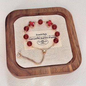 [kristal]Gelang Musim Panas Empat Daun Semanggi Manik Gelang Cantik Hypoallergenic untuk Wanita Barang kemas yang bergaya dan serba boleh rantai batu leher quartz